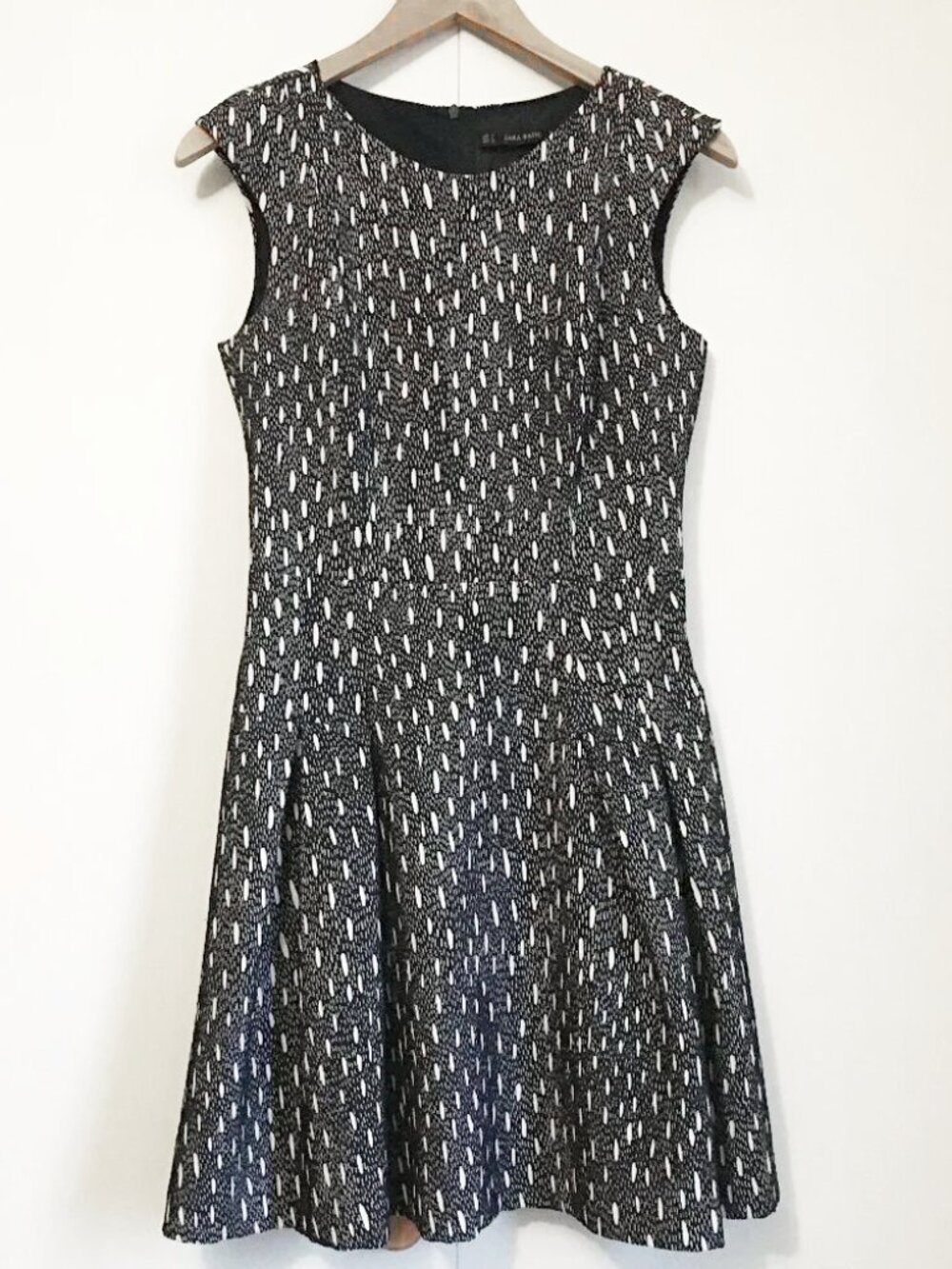 Zara Worn on TV Fit and Flare Cotton Jacquard Cap Sleeve Dress Like New - S